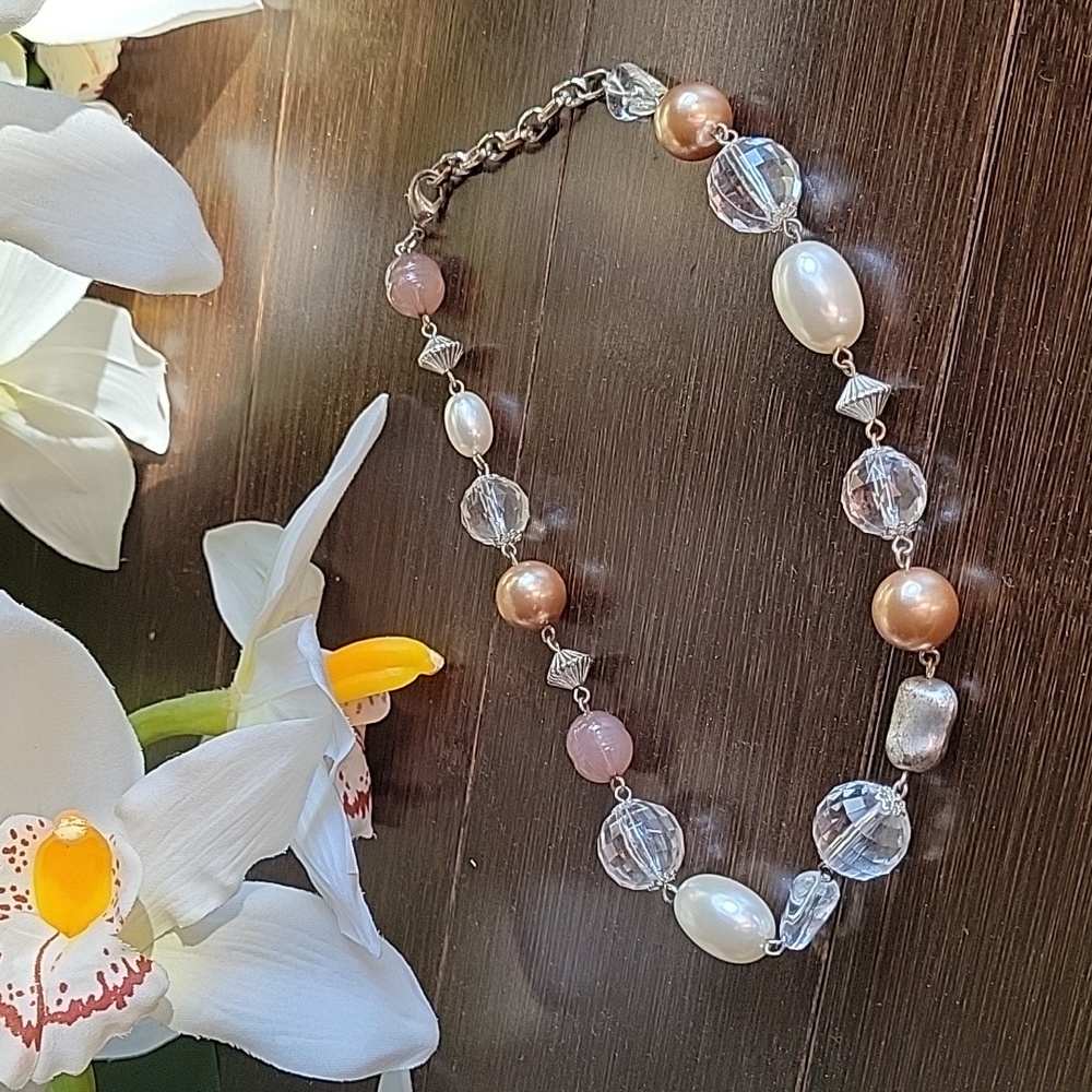 Cream and gold bead necklace